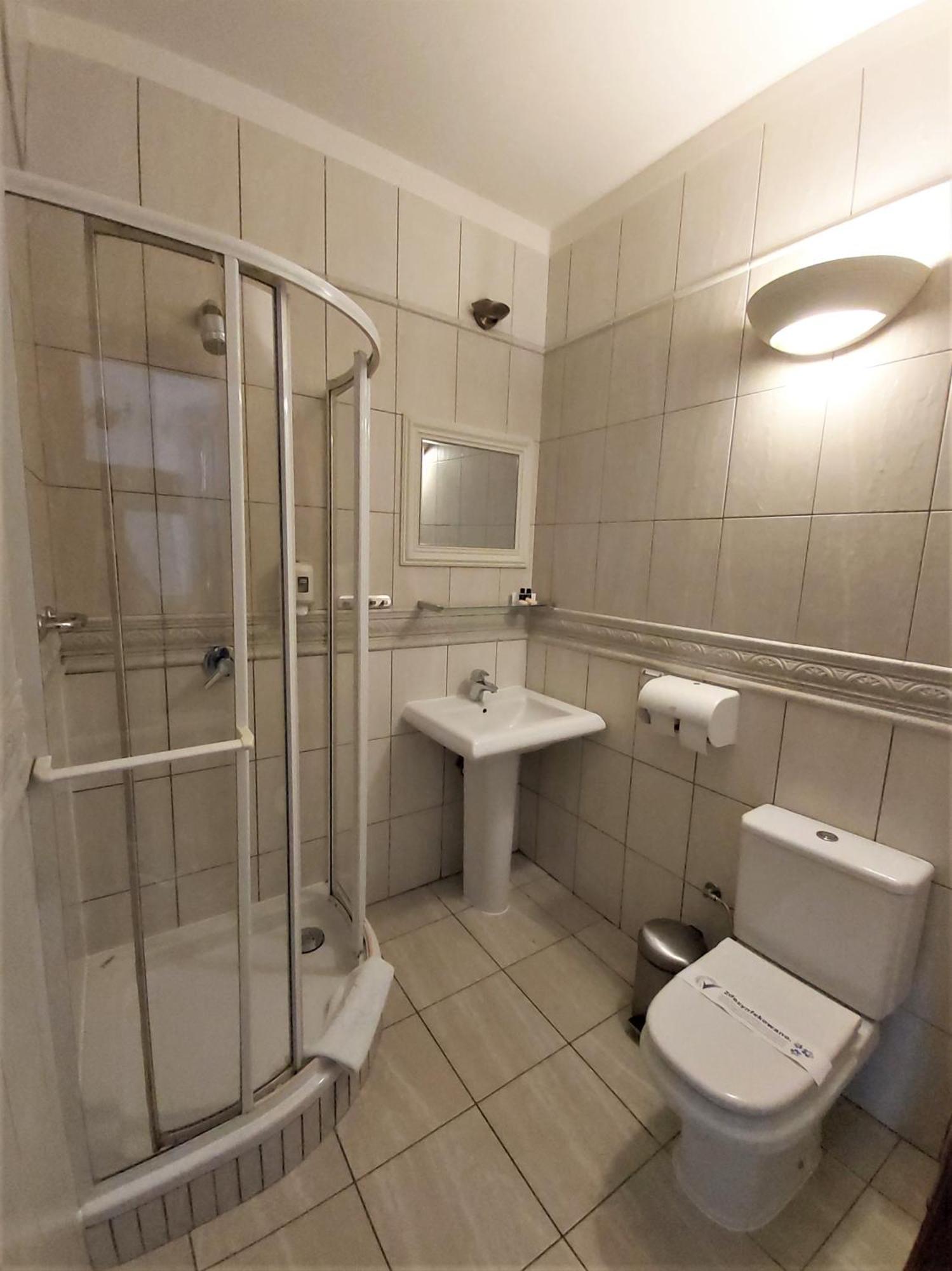 Polonia Hotel Остров Велкополски Екстериор снимка